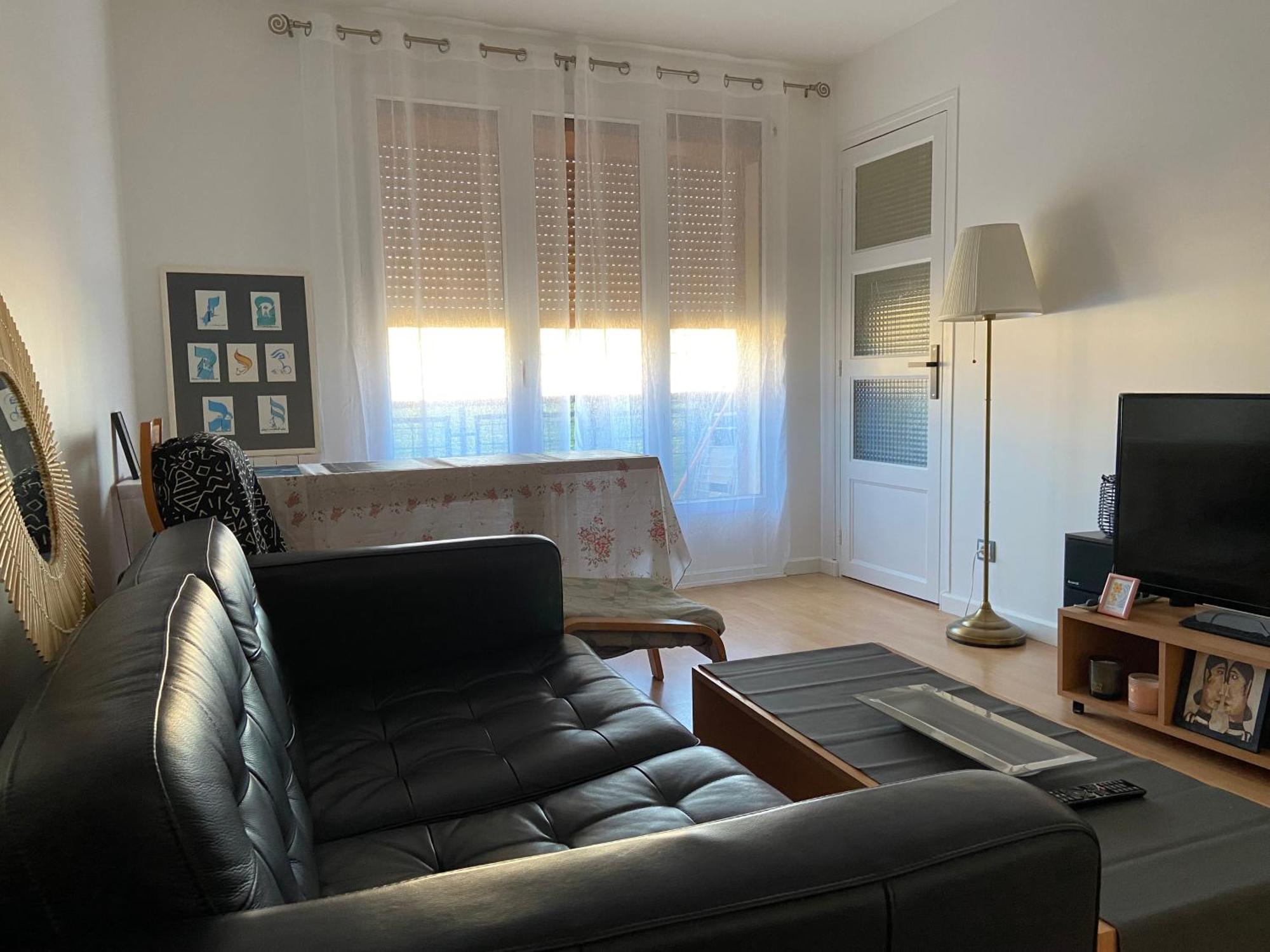 Chambre Simple Paisible Proche De Paris Drancy Exteriér fotografie